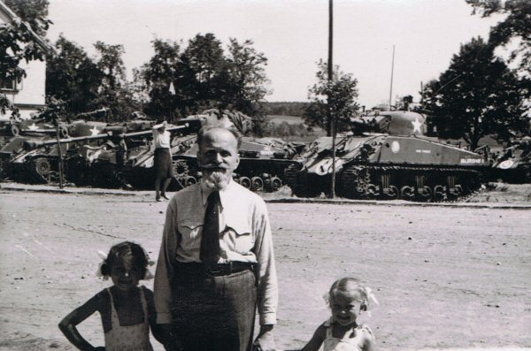 Parade - Pilsen, Czech, 15 Jun 45